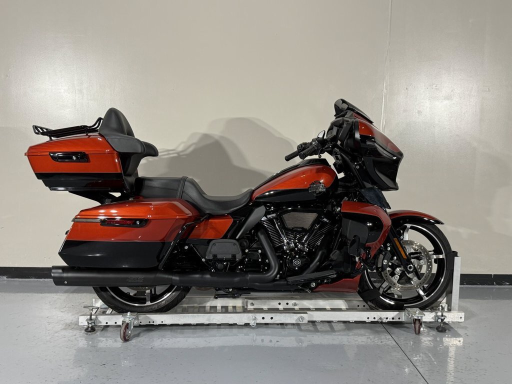 2025 Harley-Davidson STREET GLIDE ULTRA BASE in Durham, NC