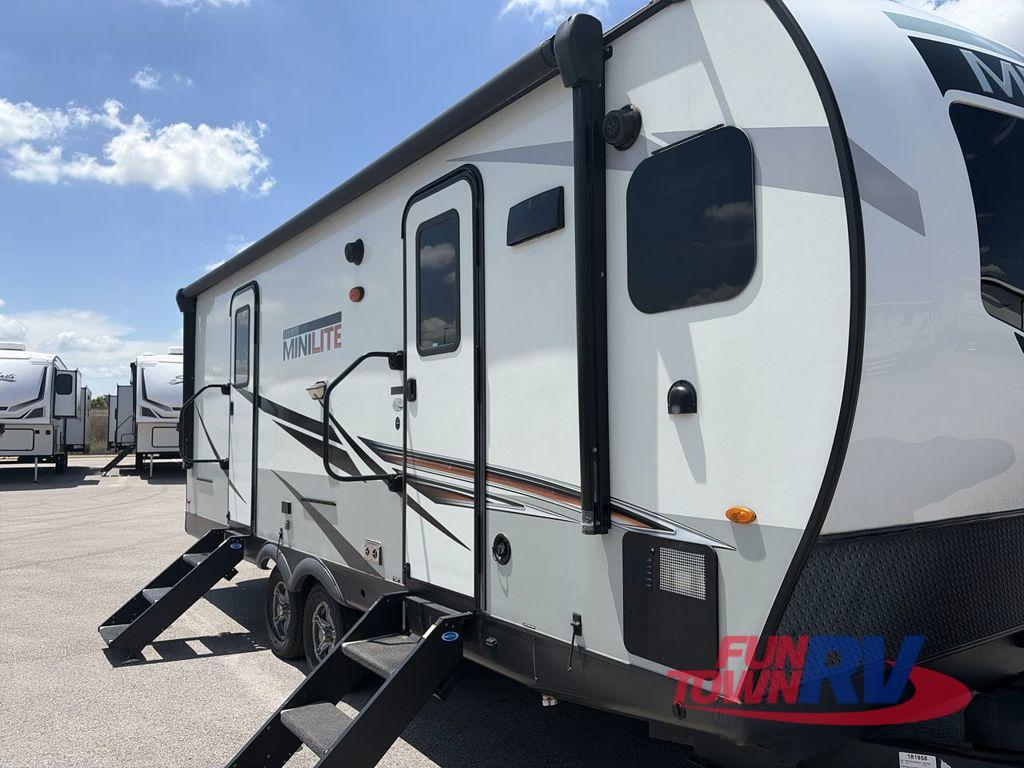2022 Forest River Rv Rockwood Mini Lite 2516S in waller TX