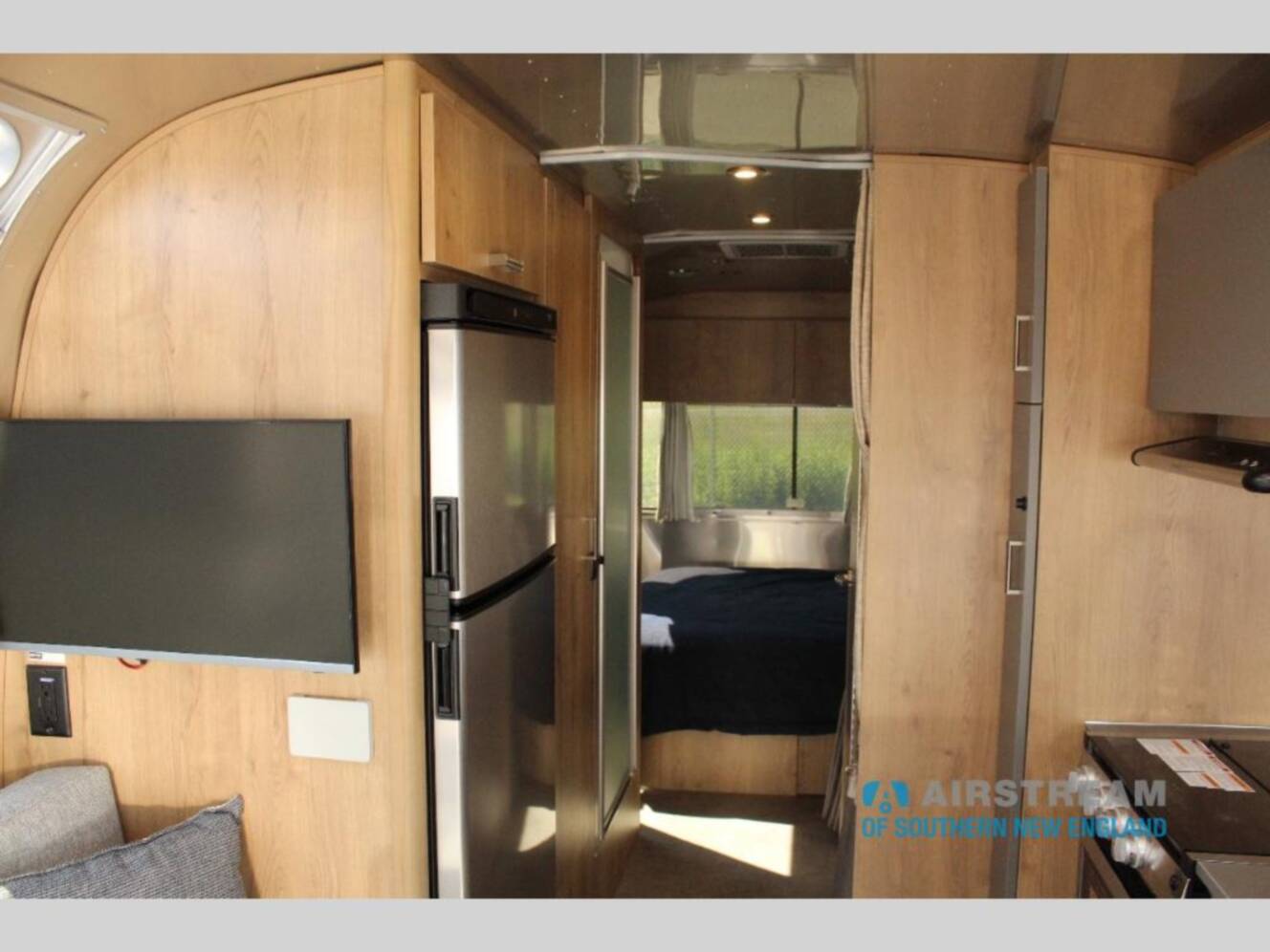 A photo of this 2026 Airstream Trade Wind 25FBQ