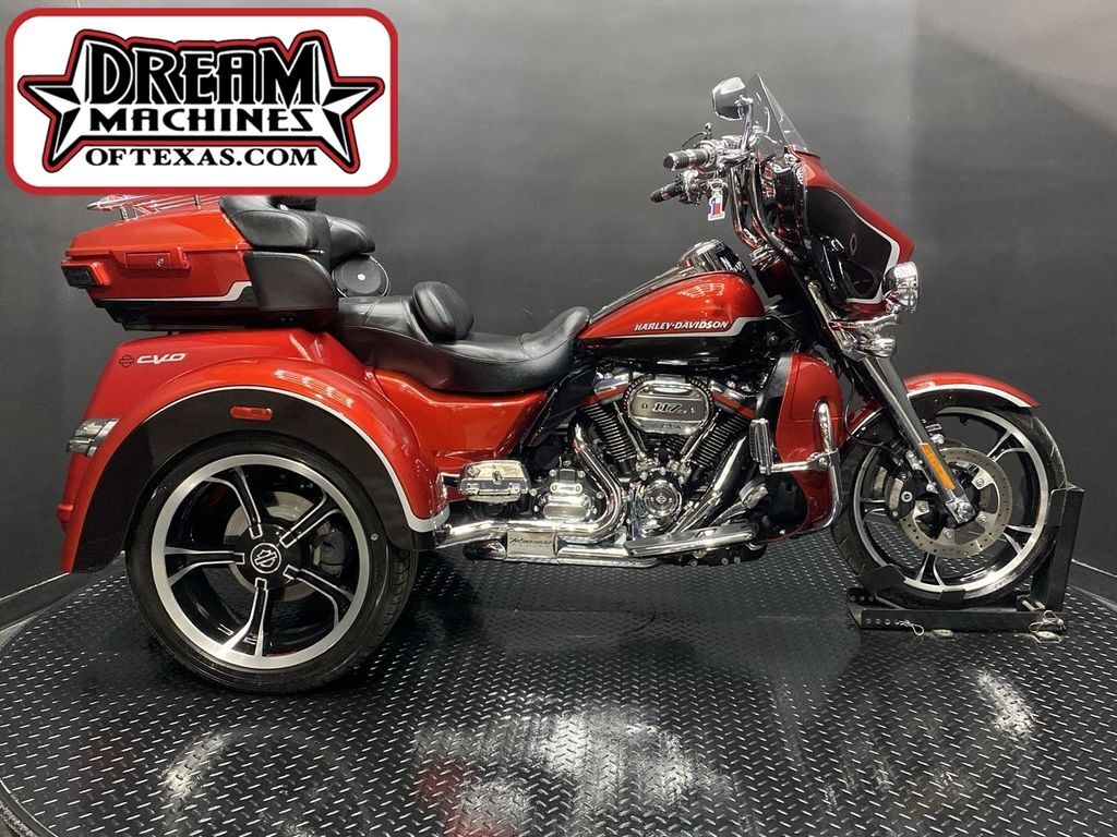 2021 Harley-Davidson® FLHTCUTGSE - CVO Tri Glide® in Farmers Branch, TX