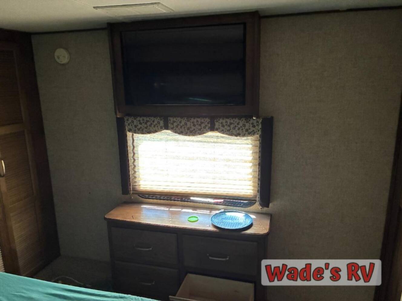 A photo of this 2015 Keystone Rv Alpine 3900RE