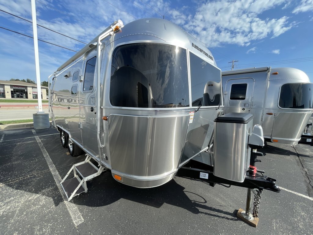 2018 Airstream International Serenity 23CB in hales corners WI