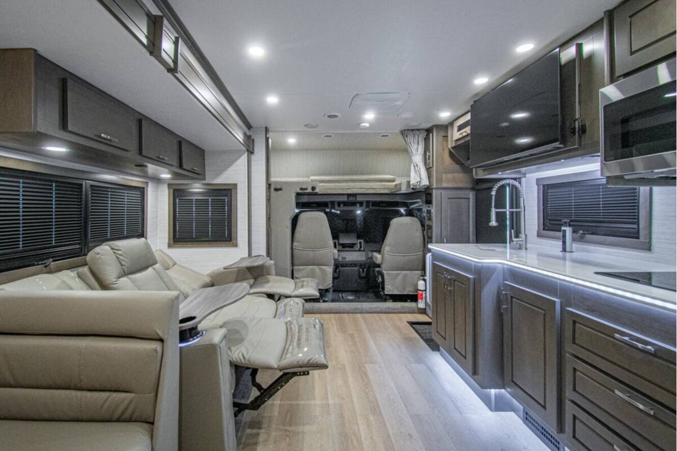 A photo of this 2027 Dynamax Corp DX3 34KD