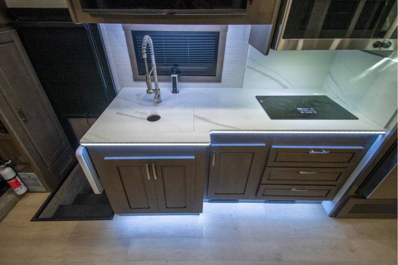 A photo of this 2027 Dynamax Corp DX3 34KD