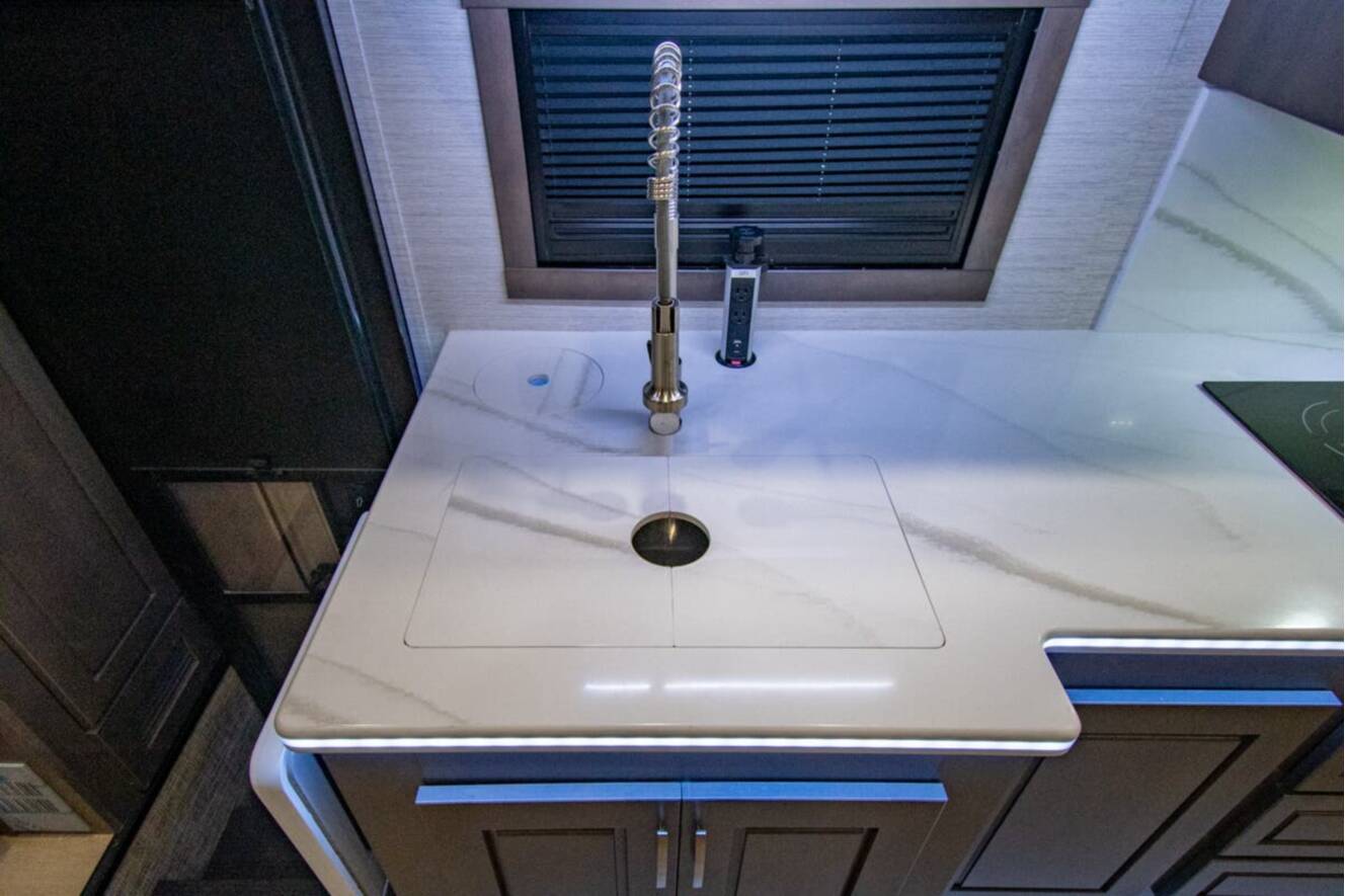 A photo of this 2027 Dynamax Corp DX3 34KD