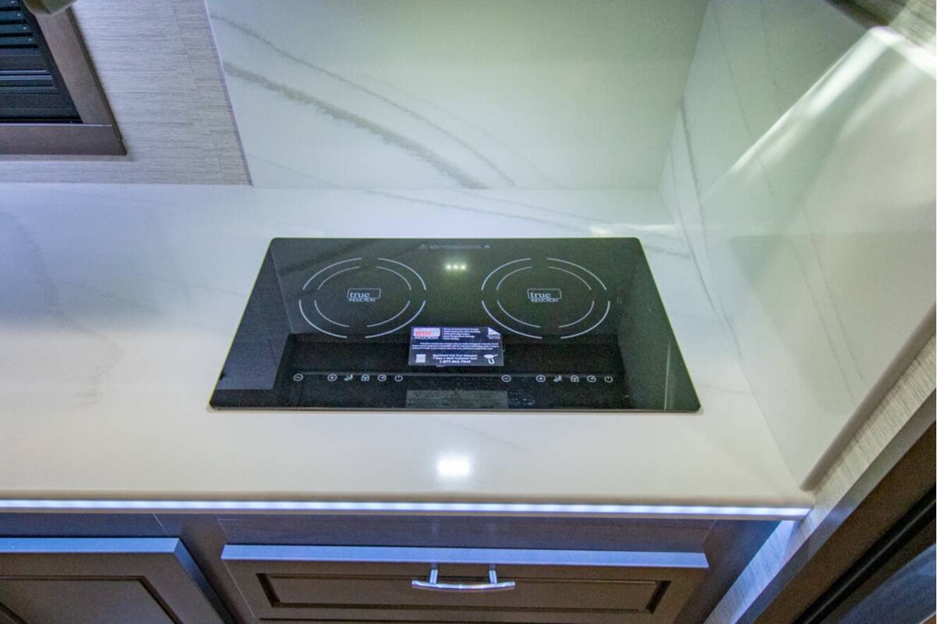 A photo of this 2027 Dynamax Corp DX3 34KD