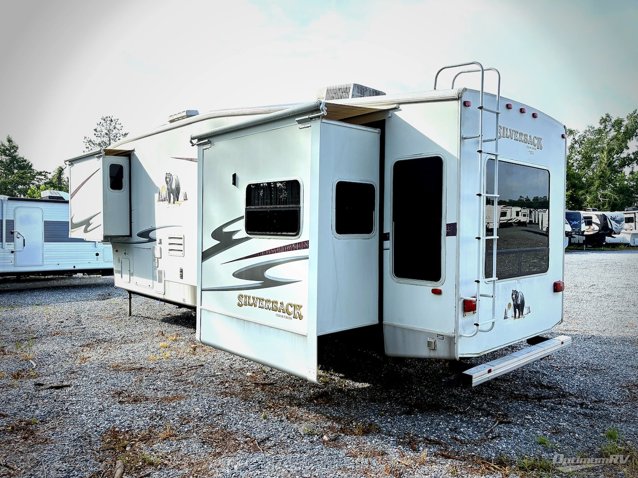 2007 Forest River Cedar Creek Silverback 33 LCDTS in tallahassee FL