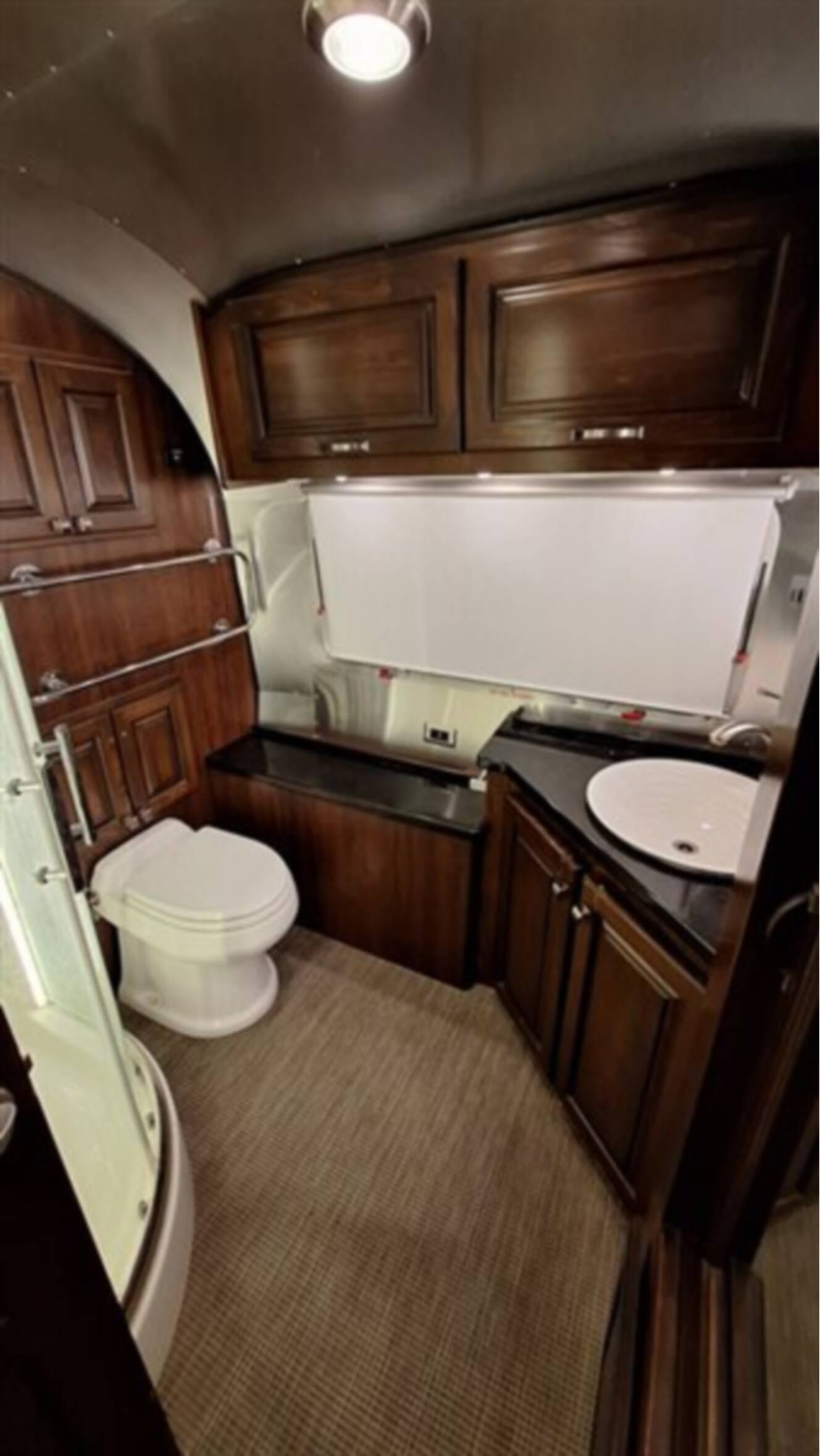 A photo of this 2018 Airstream Classic 33FB