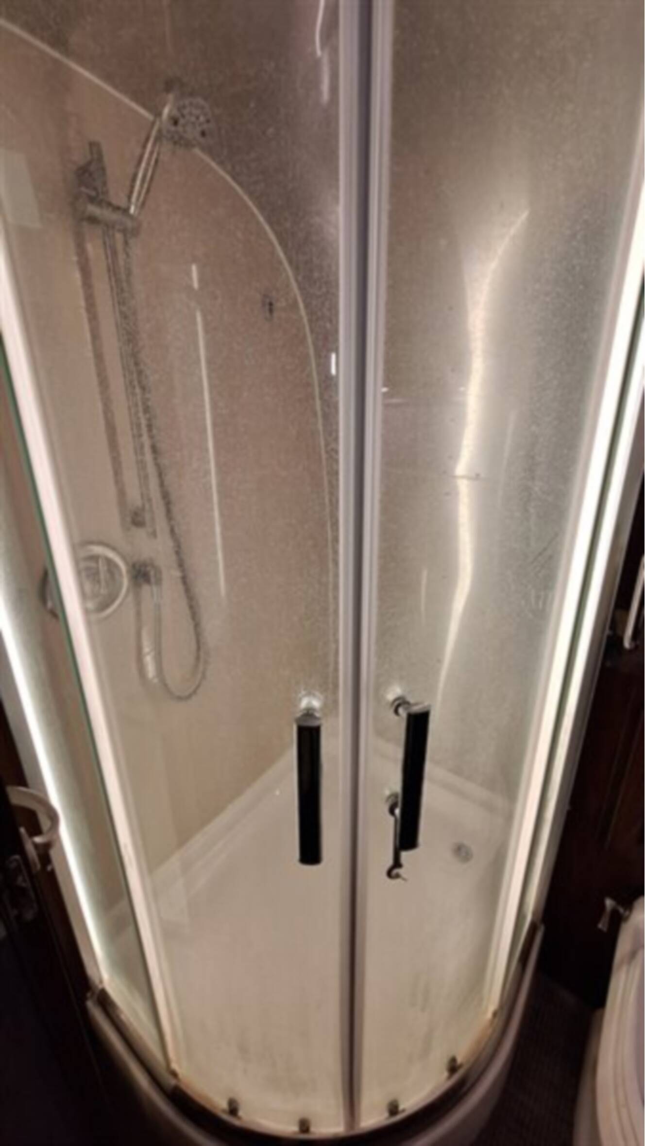A photo of this 2018 Airstream Classic 33FB