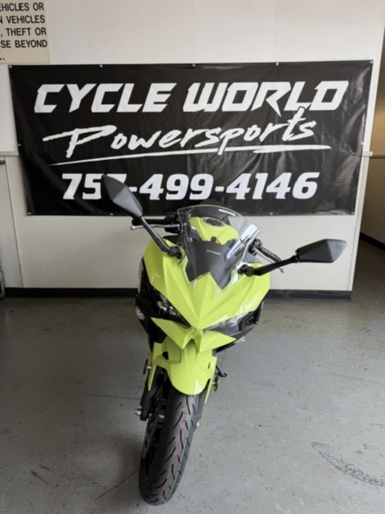2026 Kawasaki Ninja® 500 ABS Metallic Yellowish Green/Ebony ABS in Virginia Beach, VA