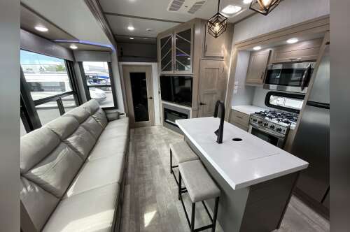 2023 Grand Design MOMENTUM 397TH in pasco WA