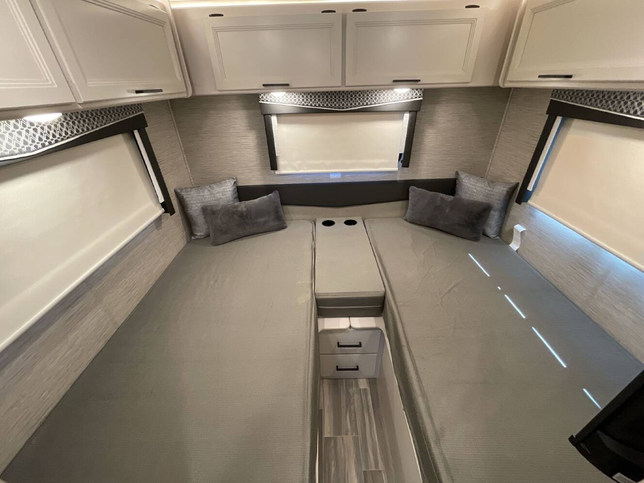 A photo of this 2023 Thor AXIS 24.1