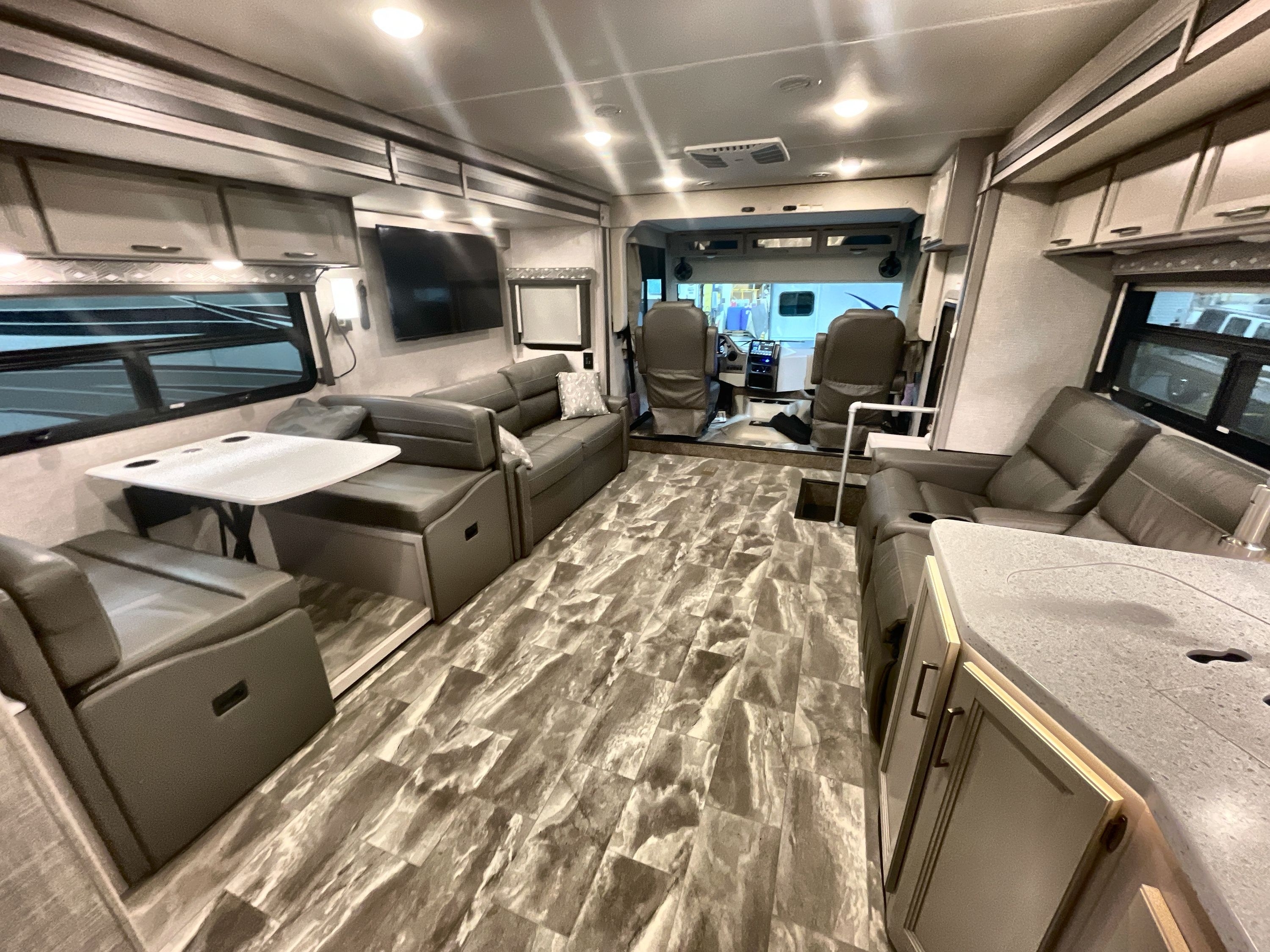 2023 Thor WINDSPORT 34R in berkley MA