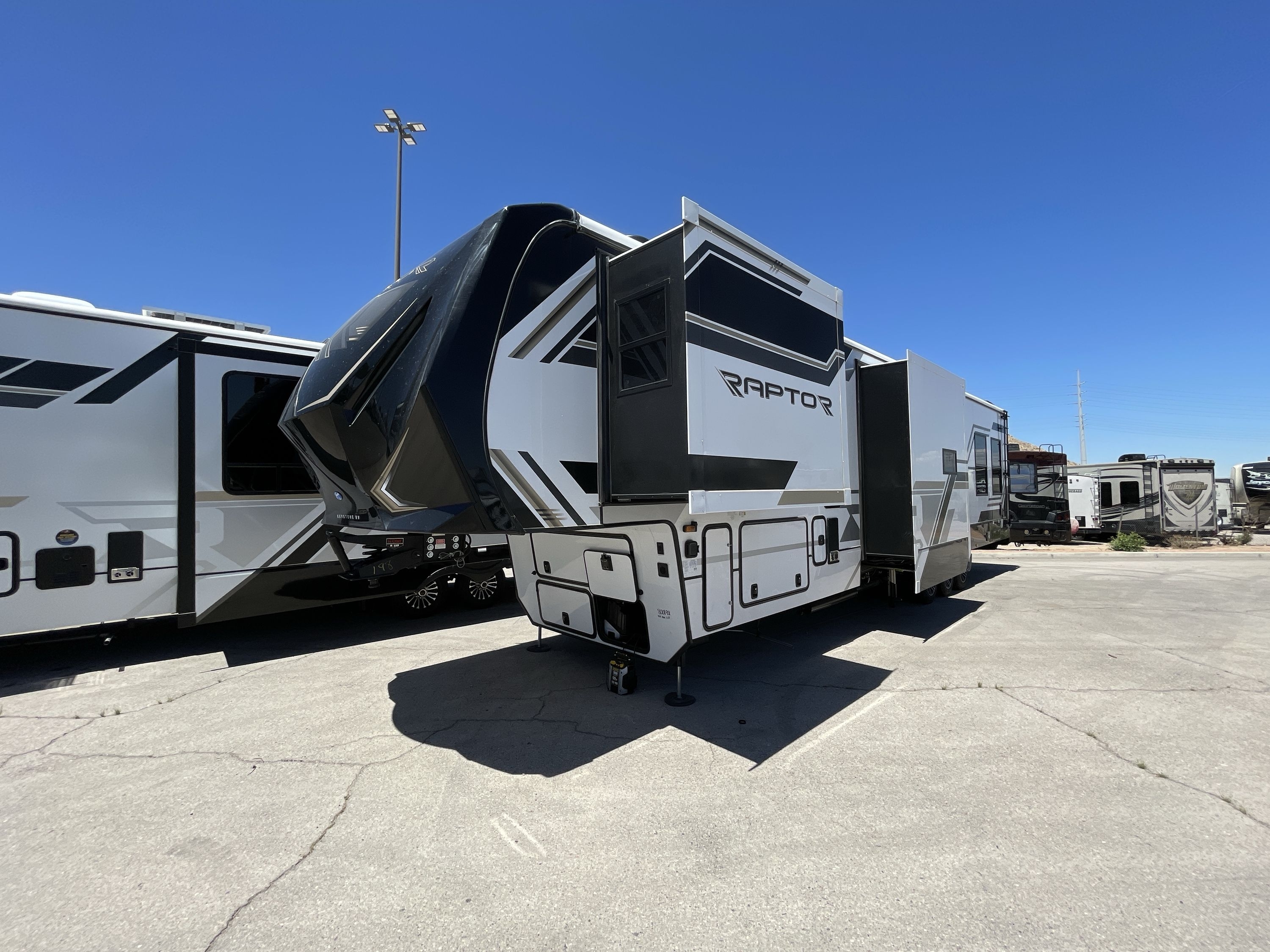 2025 Keystone RAPTOR 415 Fifth Wheel Toy Hauler RV