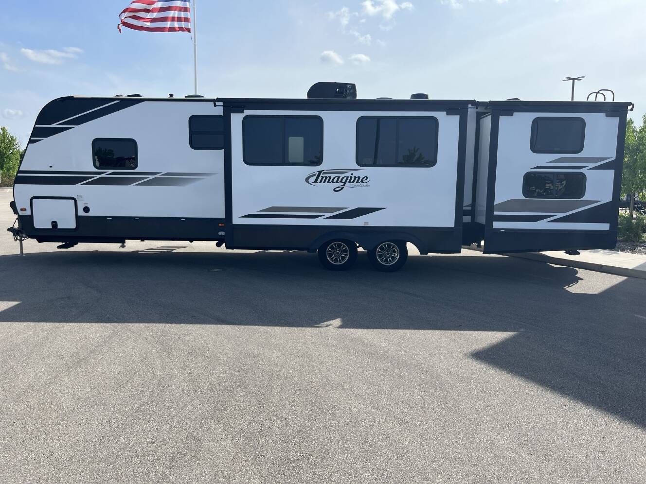 A photo of this 2021 Grand Design IMAGINE 3250BH