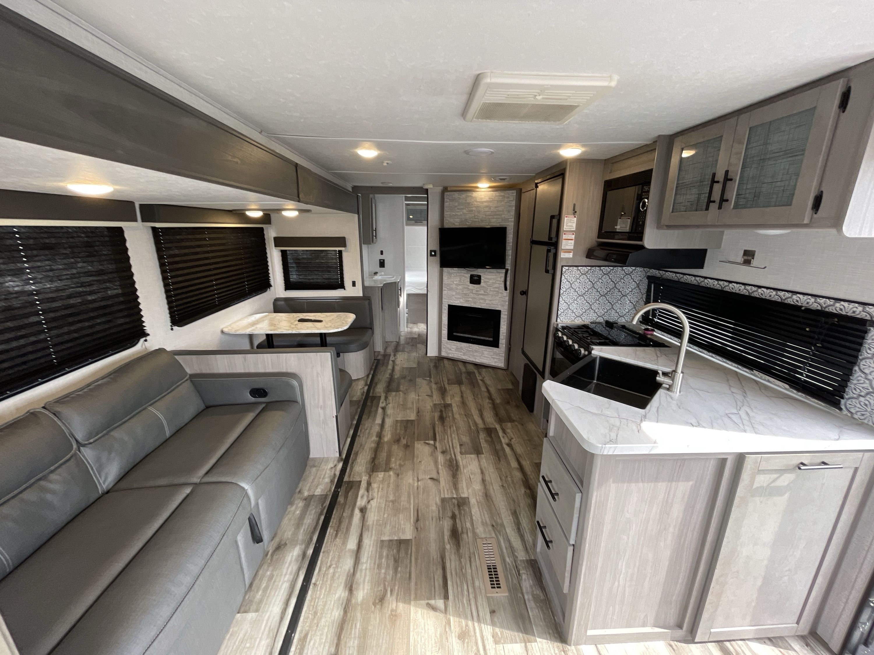 2022 Coleman COLEMAN LIGHT 2715RL in grand rapids MI