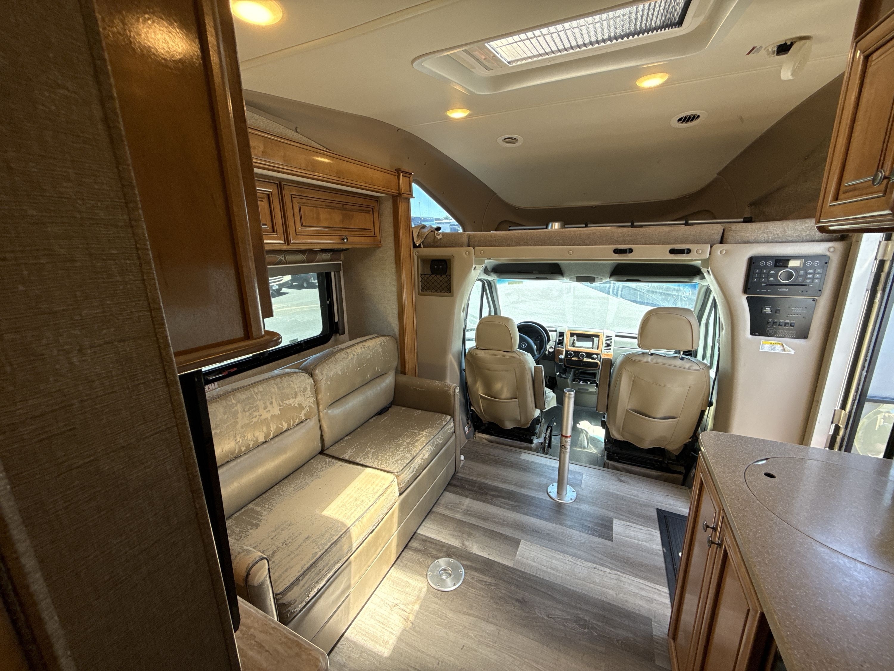 2017 Thor FOUR WINDS SIESTA 24SR in roscoe IL