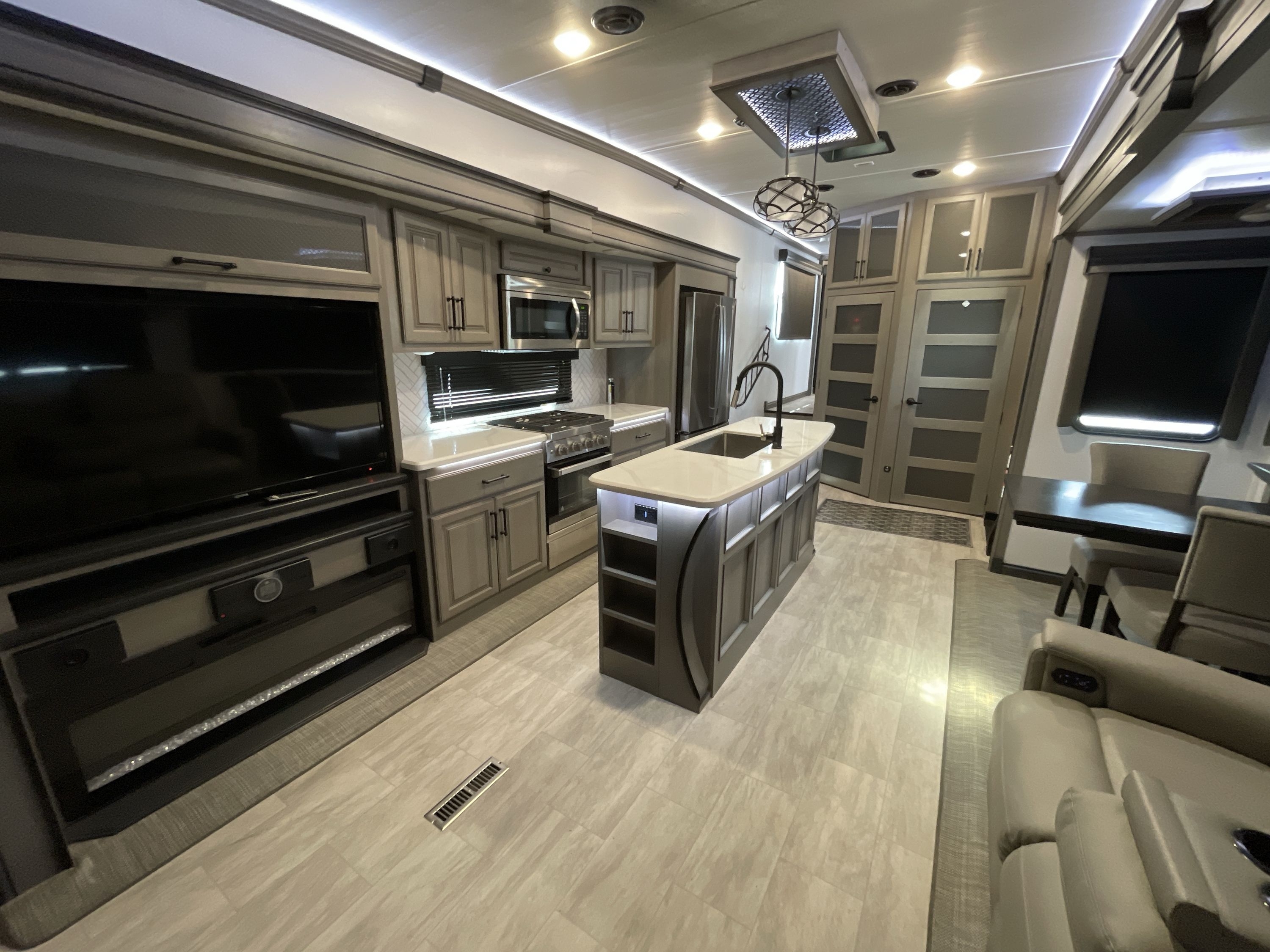 2023 Keystone MONTANA 3781RL in lake park GA