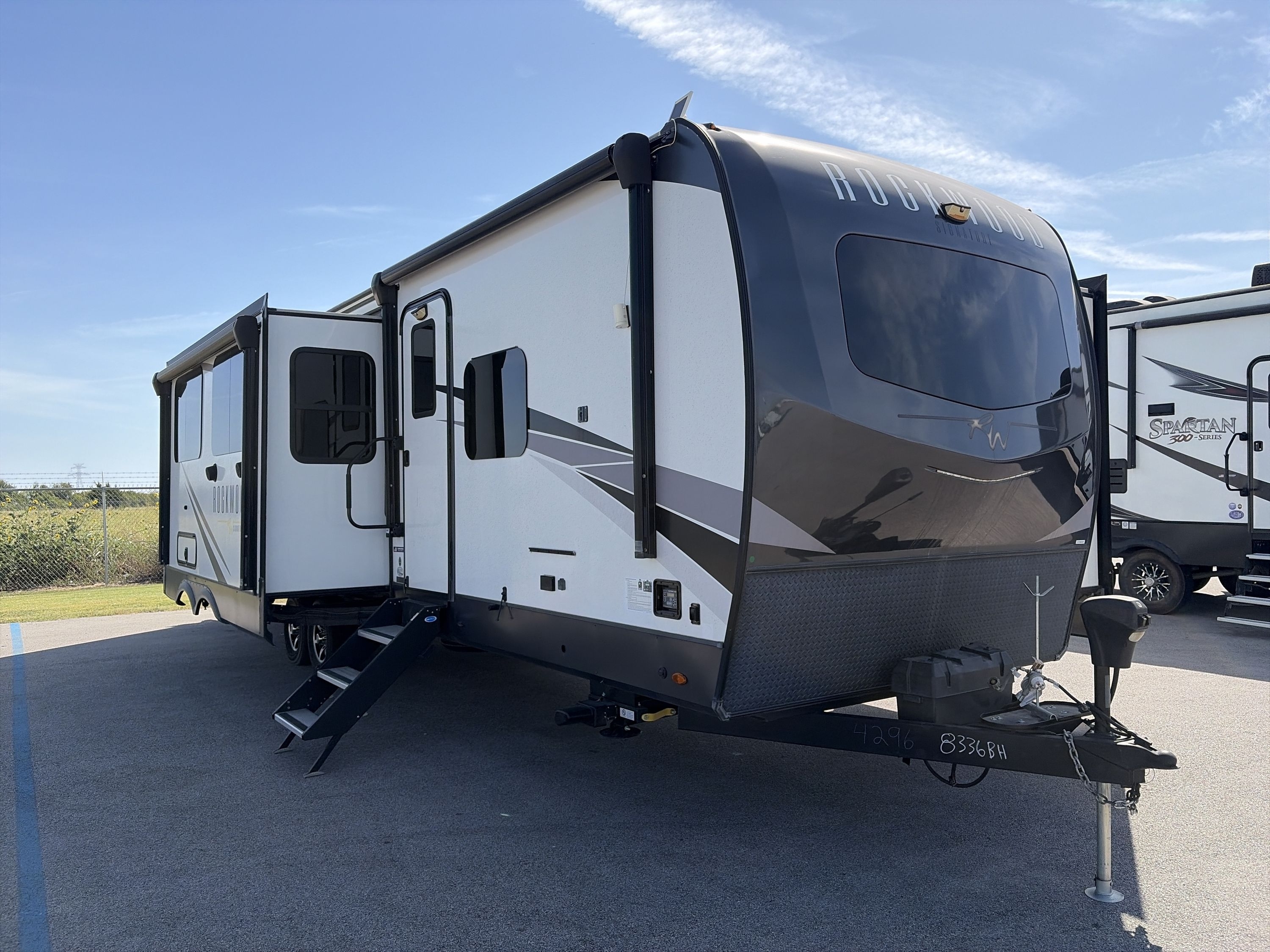 2023 Forest River ROCKWOOD SIGNATURE 8336BH in alvarado TX