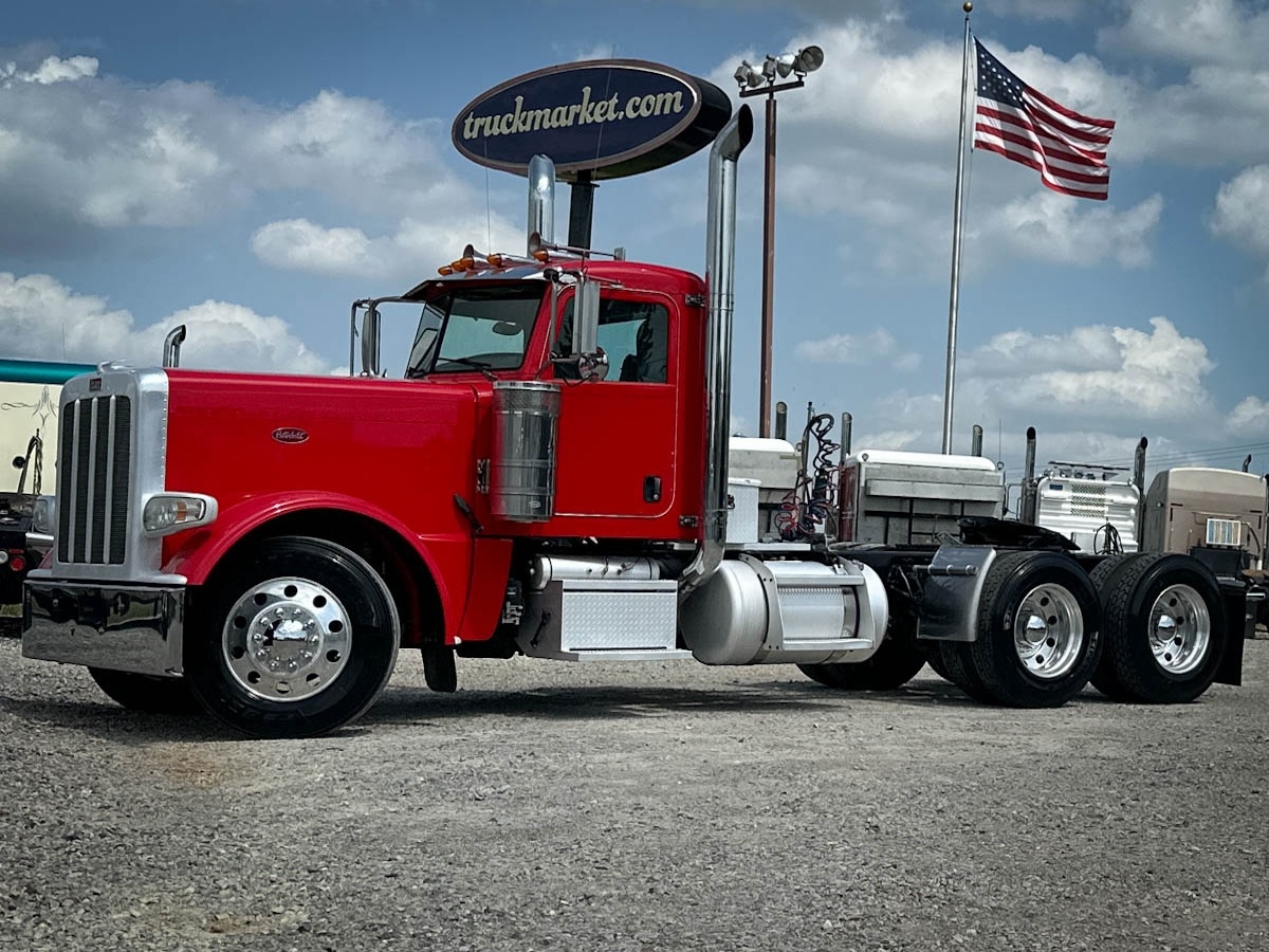 2018 PETERBILT 389 in Olive Branch, MS