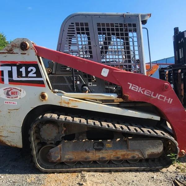2015 TAKEUCHI TL12R in Clayton, NC