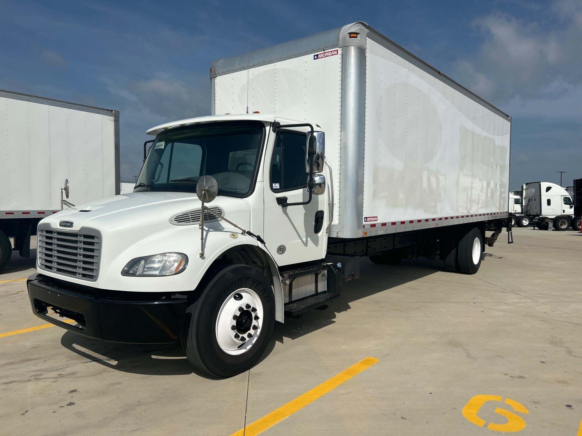 2017 FREIGHTLINER BUSINESS CLASS M2 106 in Indianapolis, IN
