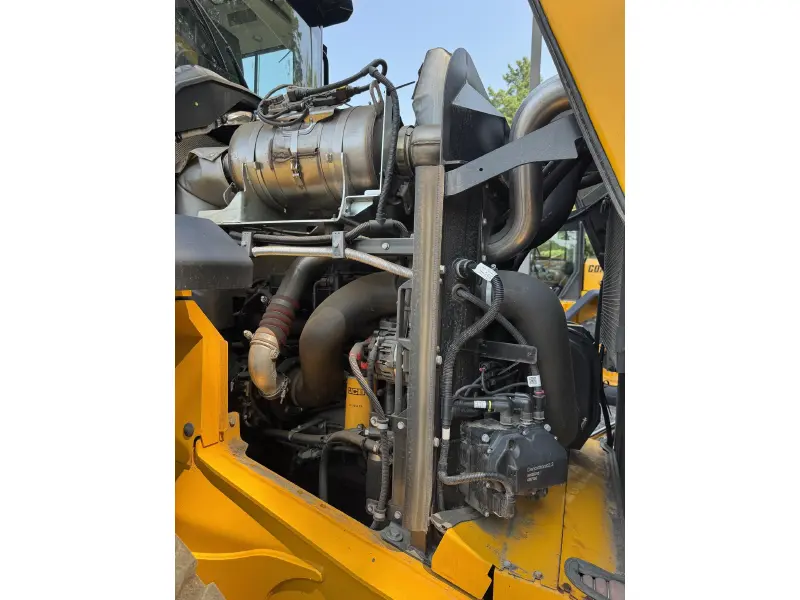 2022 JCB 437ZX