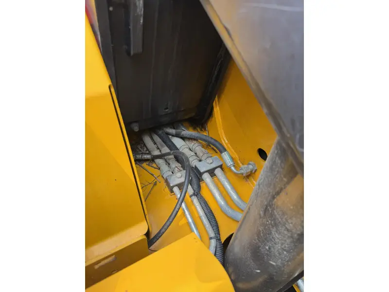 2021 JCB 215T