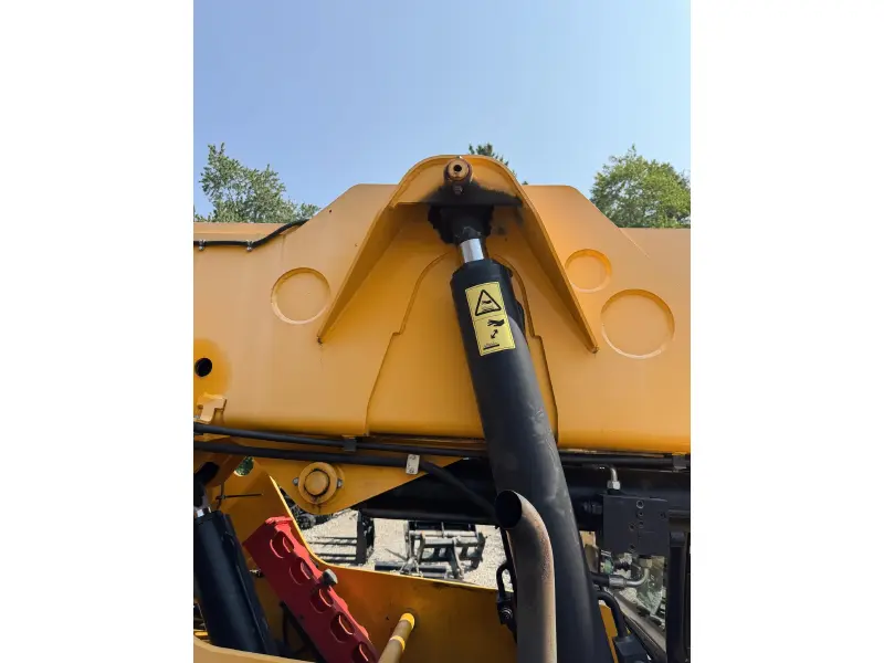 2020 JCB 510-56