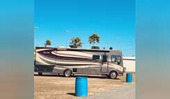 2017 Fleetwood BOUNDER 33C RV