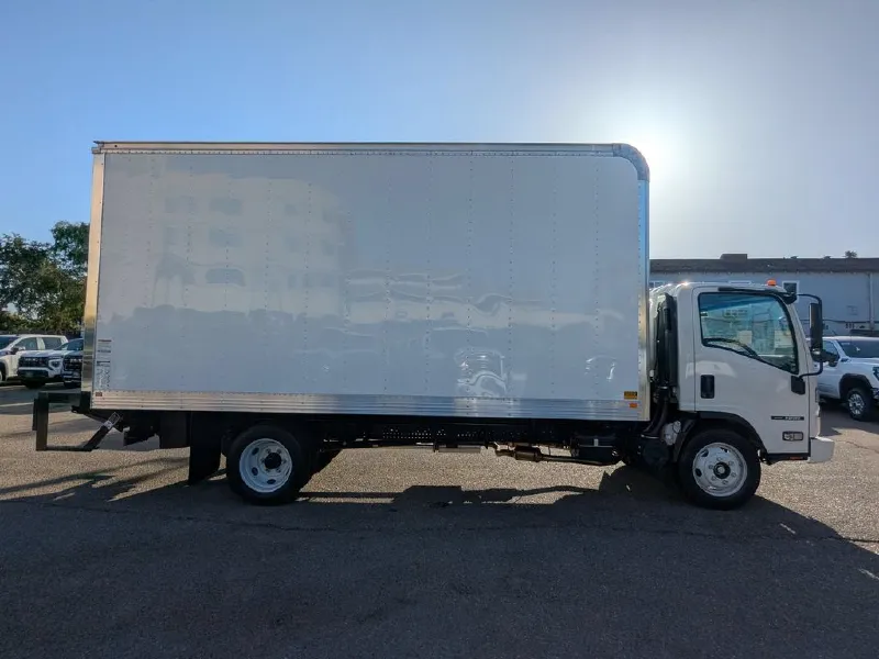 2026 ISUZU NRR