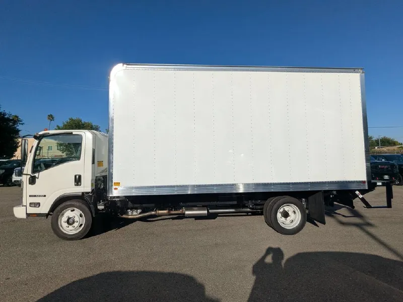 2026 ISUZU NRR