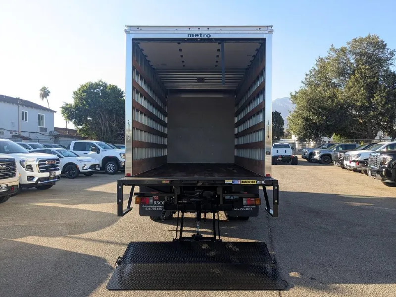 2026 ISUZU NRR