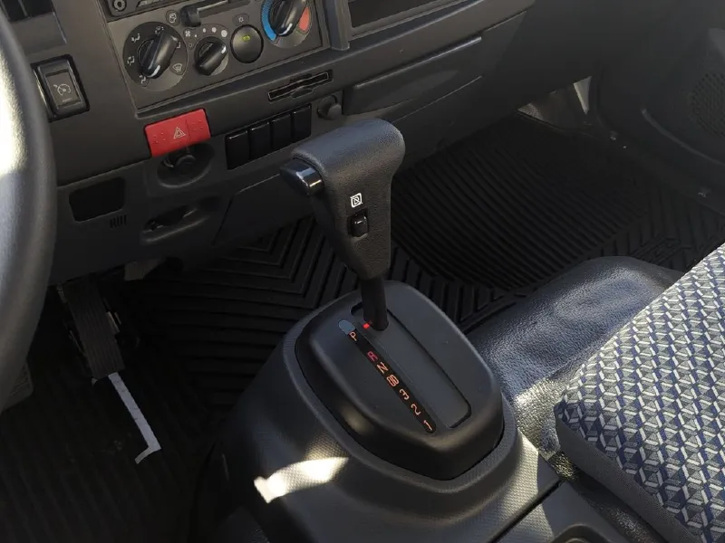 2026 ISUZU NRR