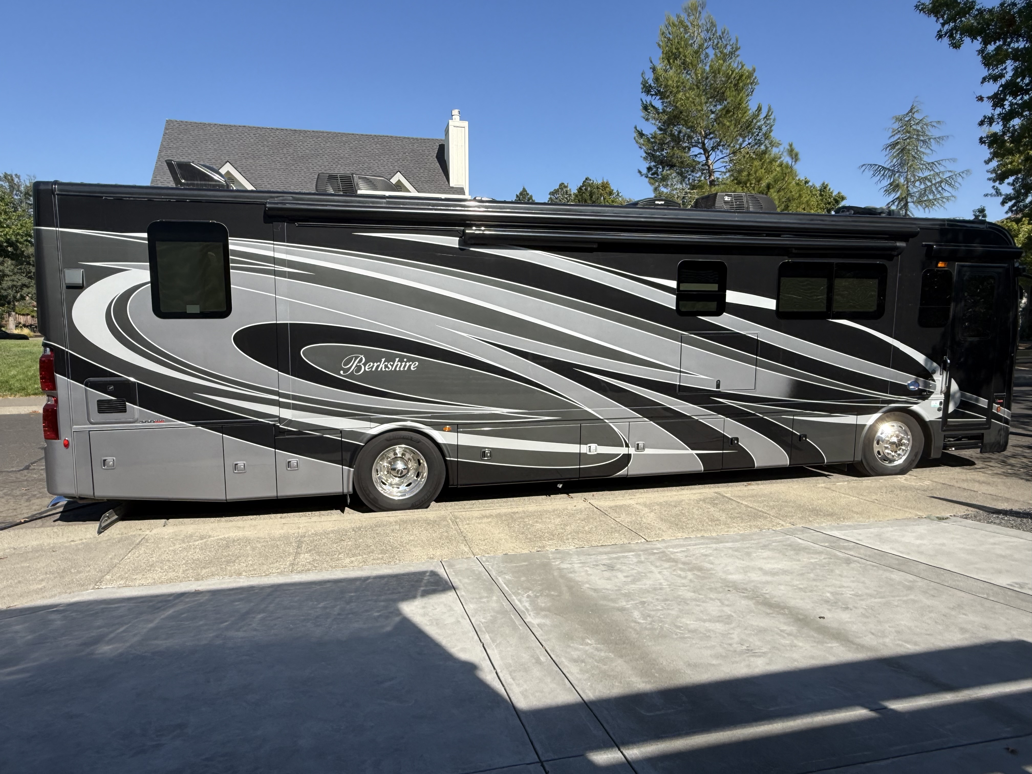 2022 Forest River BERKSHIRE 39A RV