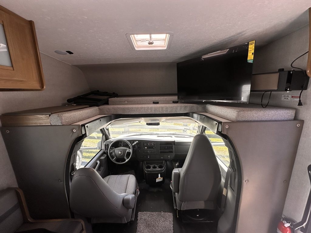 2024 Coachmen Leprechaun Chevy 220XG CHEVY in byron GA