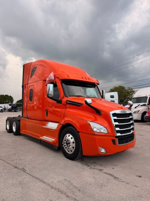 2022 FREIGHTLINER CA126 CASCADIA in Davie, FL