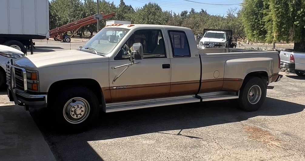 1990 CHEVROLET 3500 DRW in Waterford, CA