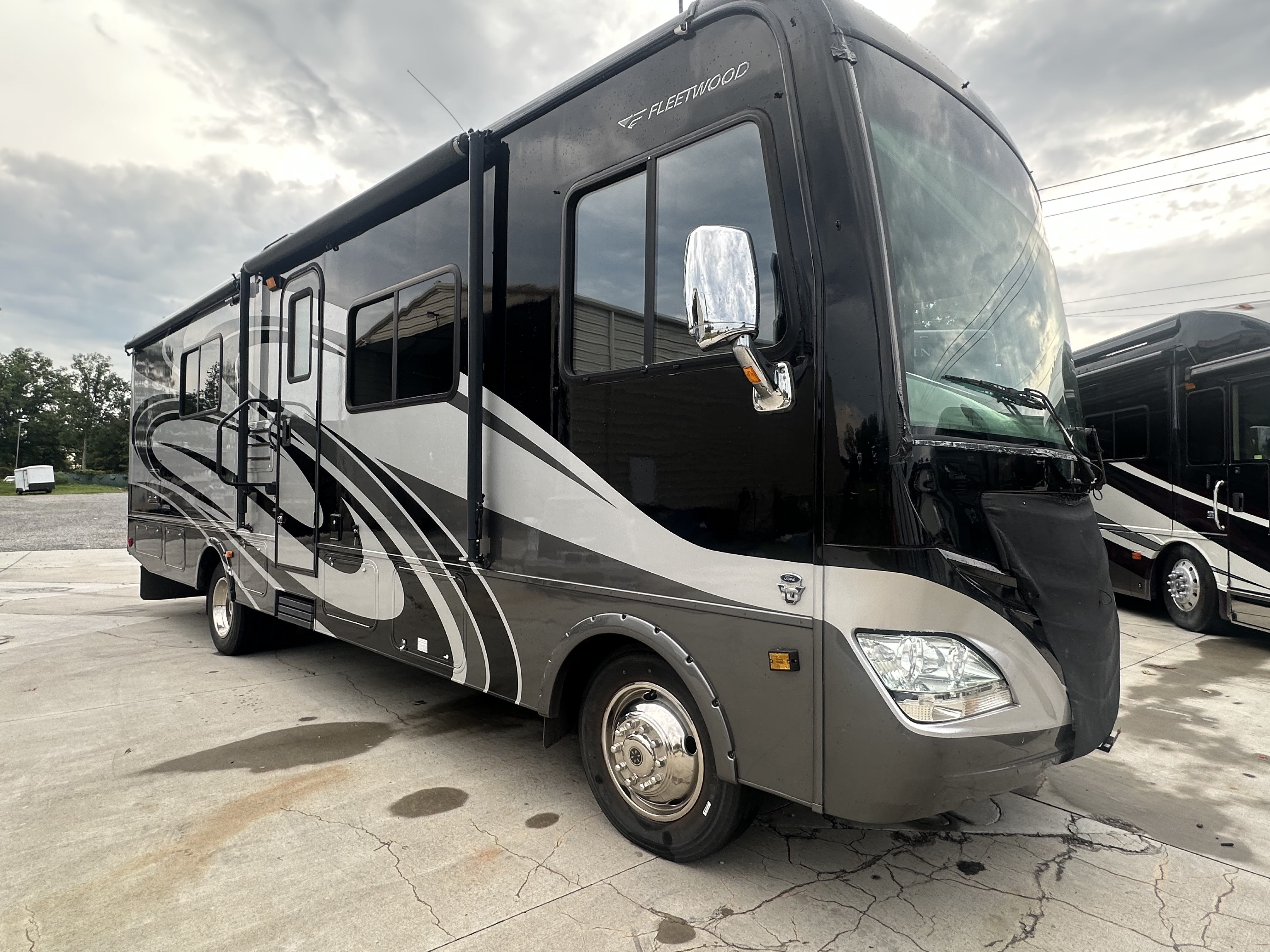 2013 Fleetwood Storm 32BH  in greenville SC