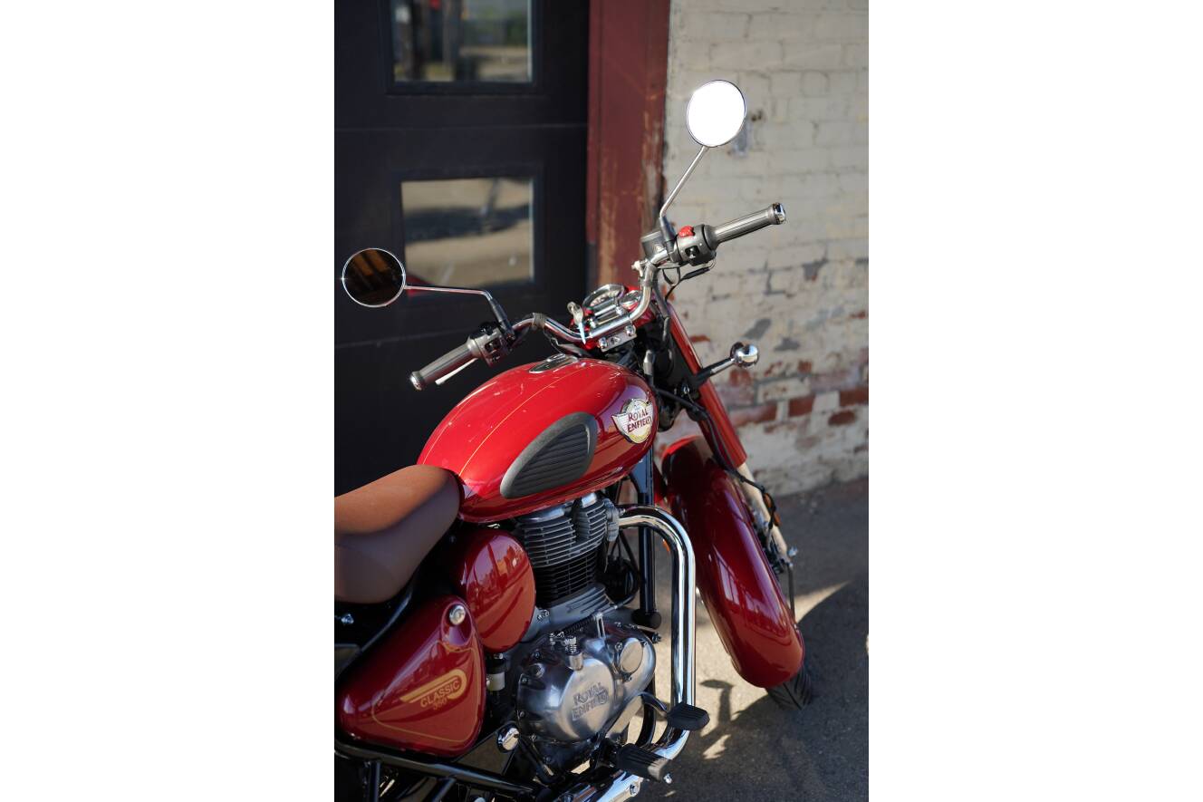 A photo of this 2027 Royal Enfield CLASSIC 350