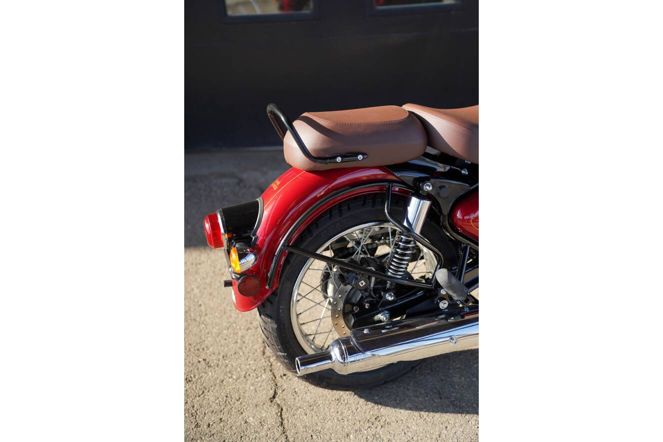 A photo of this 2027 Royal Enfield CLASSIC 350