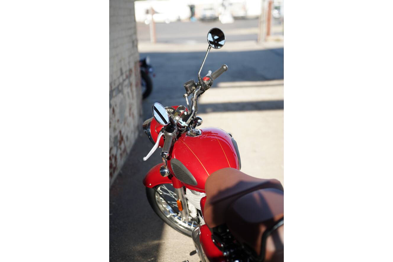 A photo of this 2027 Royal Enfield CLASSIC 350