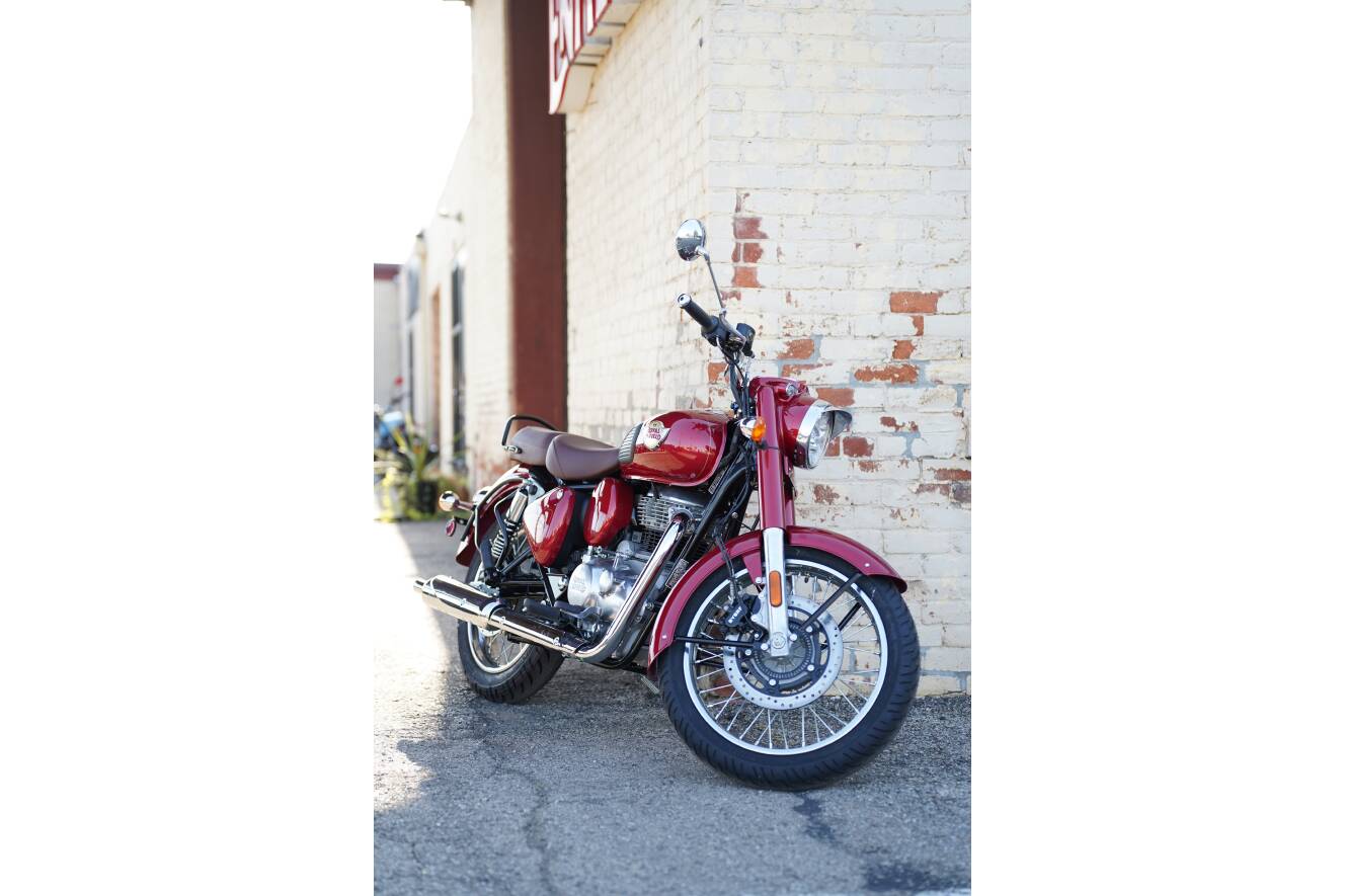 A photo of this 2027 Royal Enfield CLASSIC 350