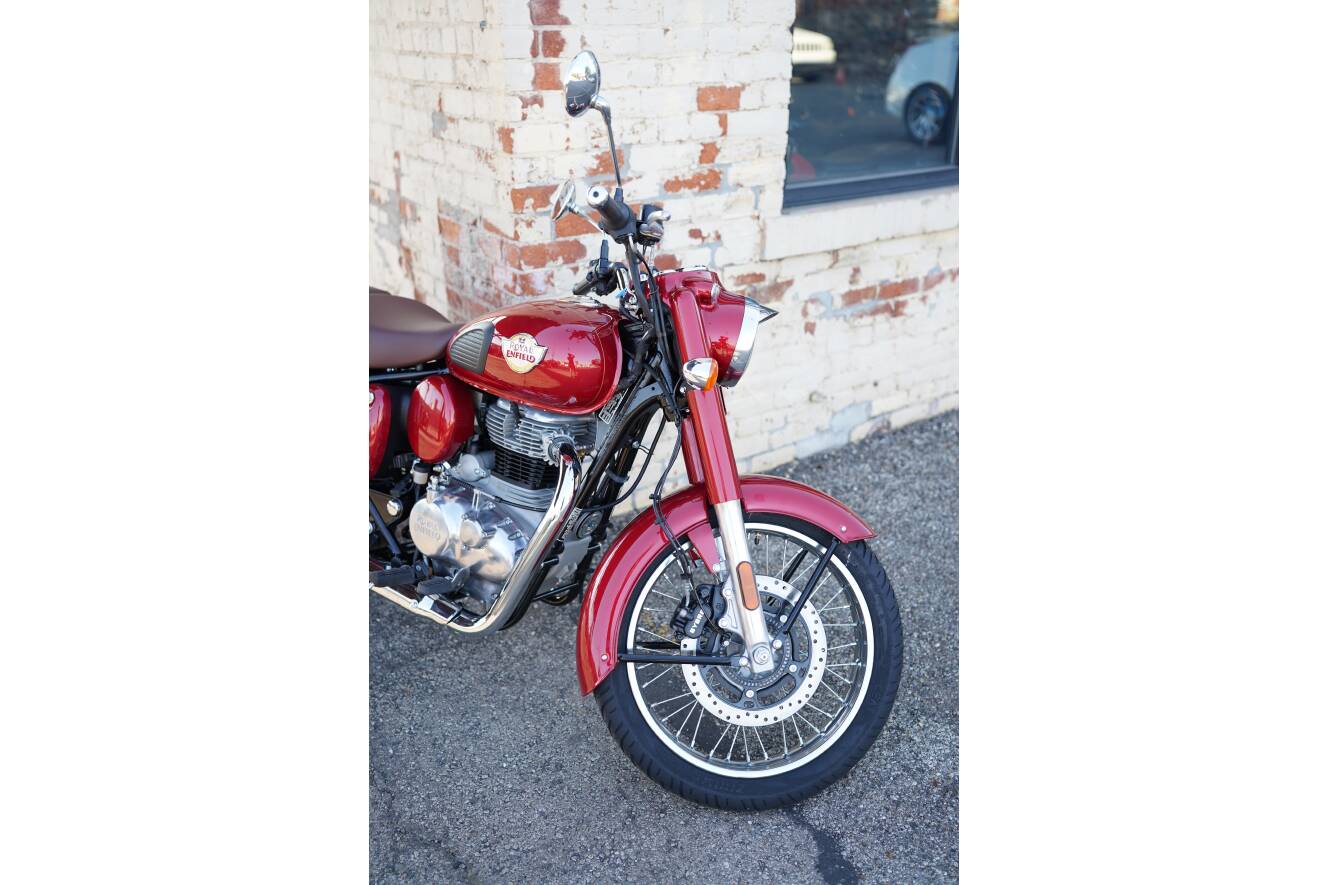 A photo of this 2027 Royal Enfield CLASSIC 350