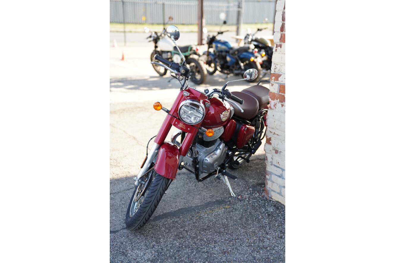 A photo of this 2027 Royal Enfield CLASSIC 350