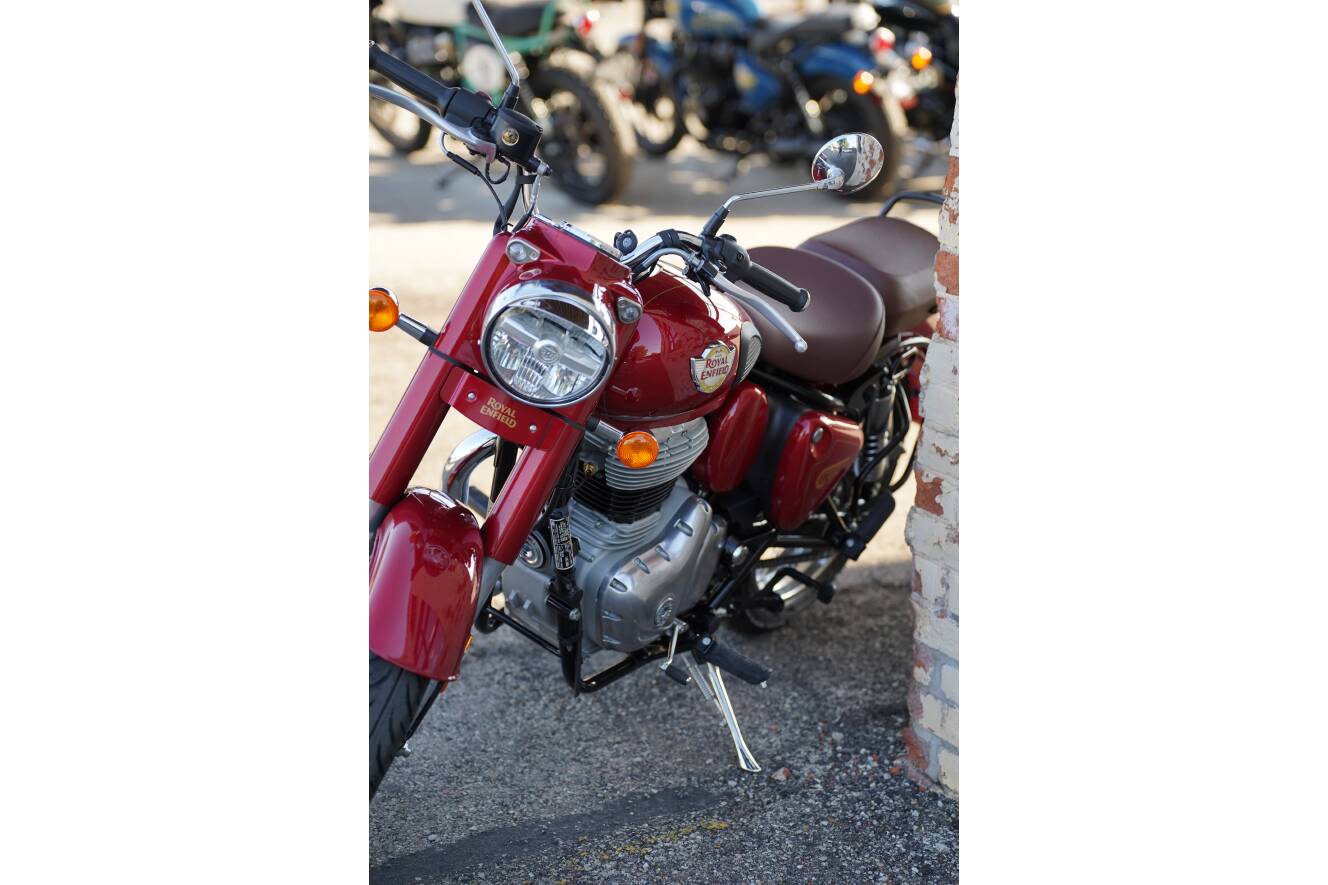 A photo of this 2027 Royal Enfield CLASSIC 350