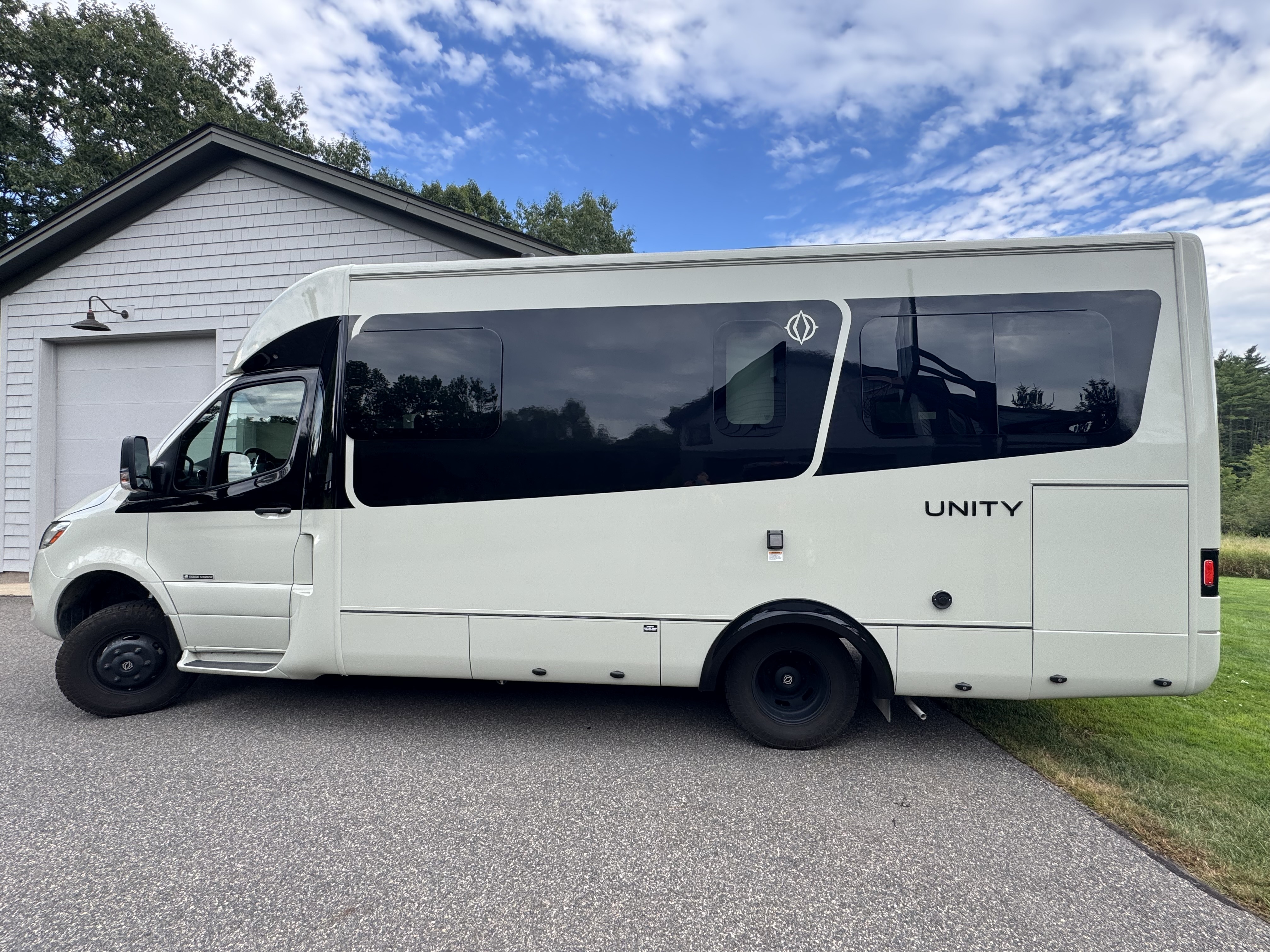 2026 Leisure Travel UNITY U24TBX RV