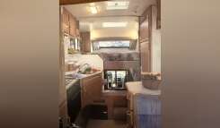 1995 Lance 945 RV