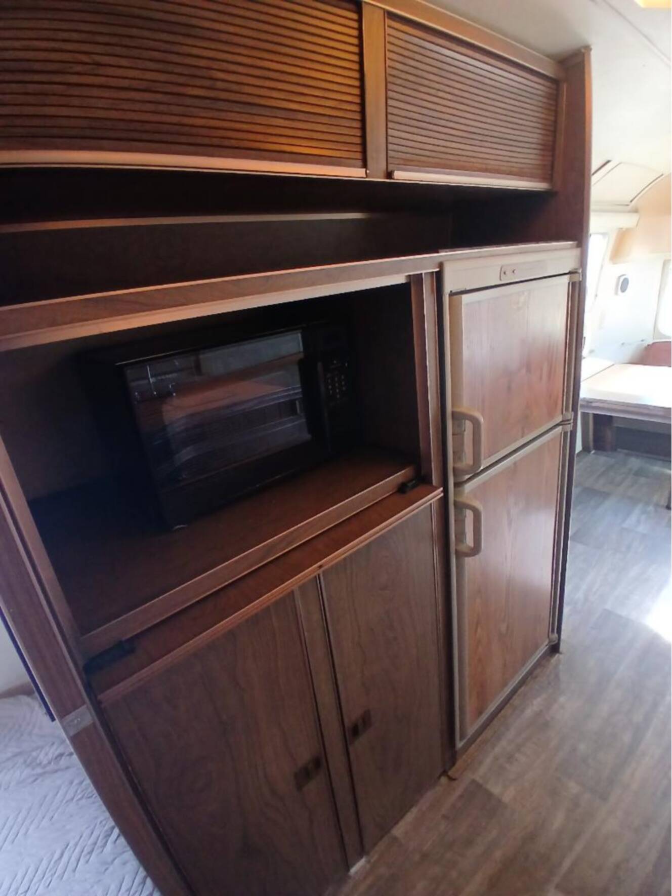 A photo of this 1973 Airstream Sovereign Land Yacht