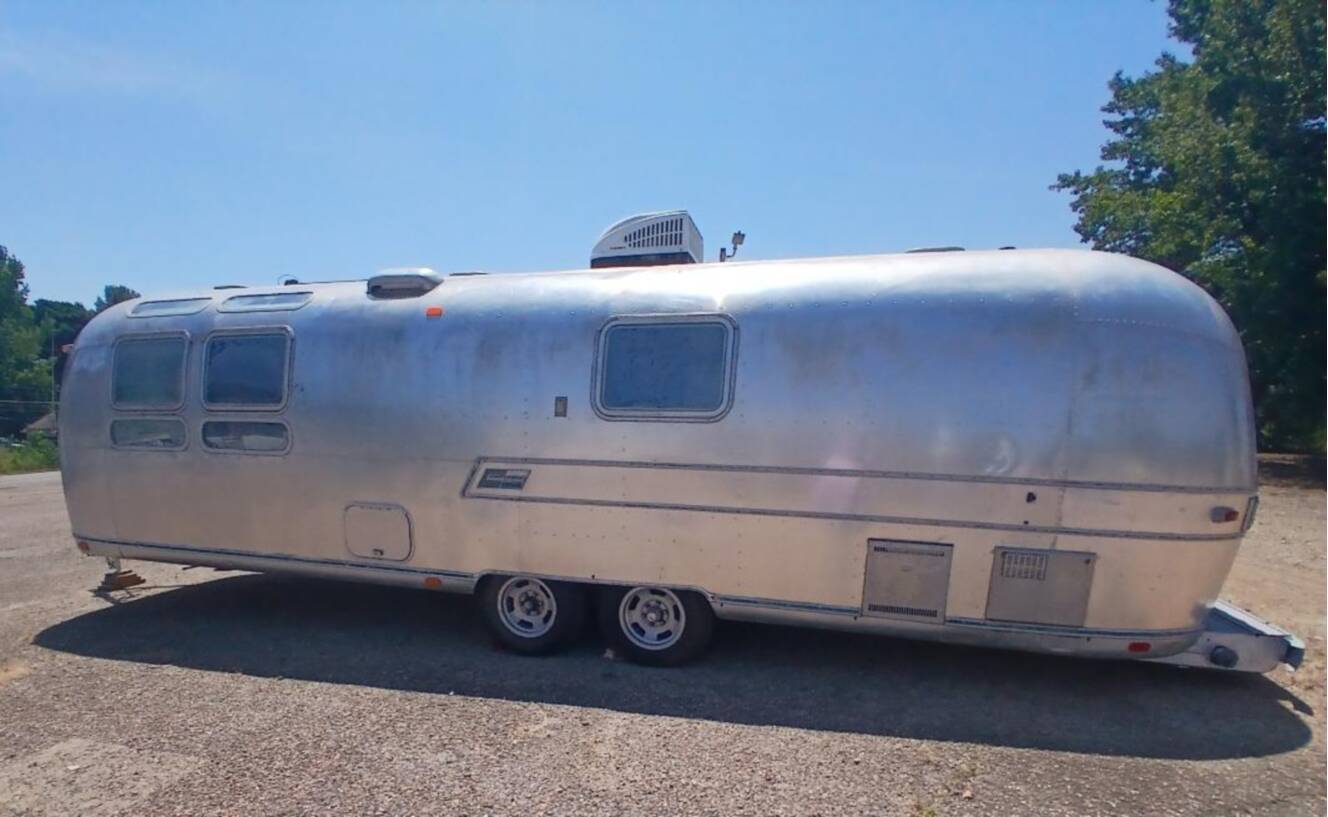 A photo of this 1973 Airstream Sovereign Land Yacht